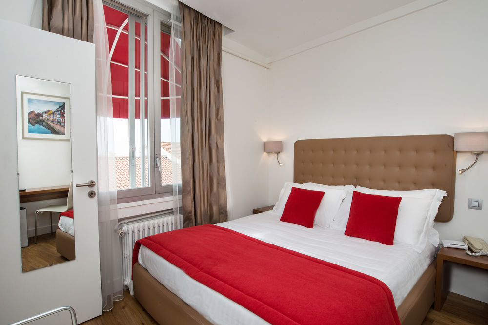 Hotel De France 3*